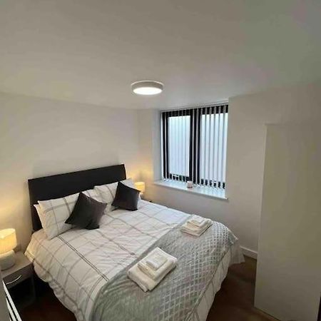 Newly Built 2 Bed Flat In The Heart Of Leek Lejlighed Eksteriør billede
